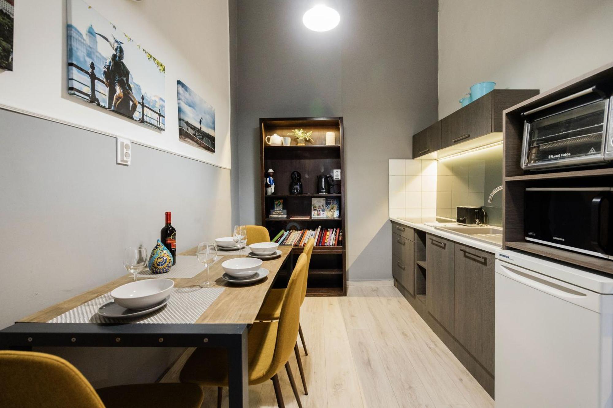 Apartment Urban Tranquillity By The Main Shopping Street Budapest