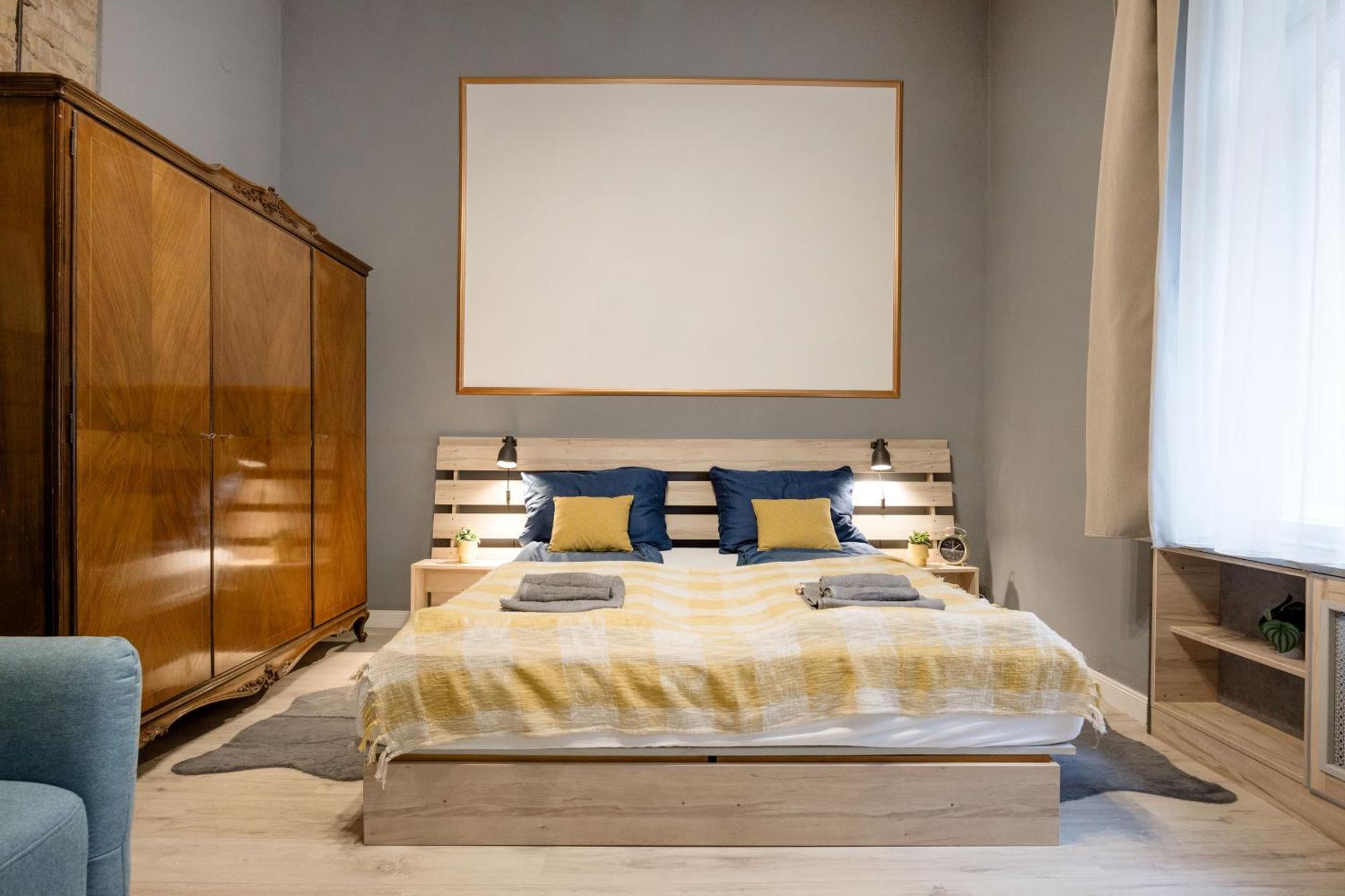 Apartment Urban Tranquillity By The Main Shopping Street Budapest