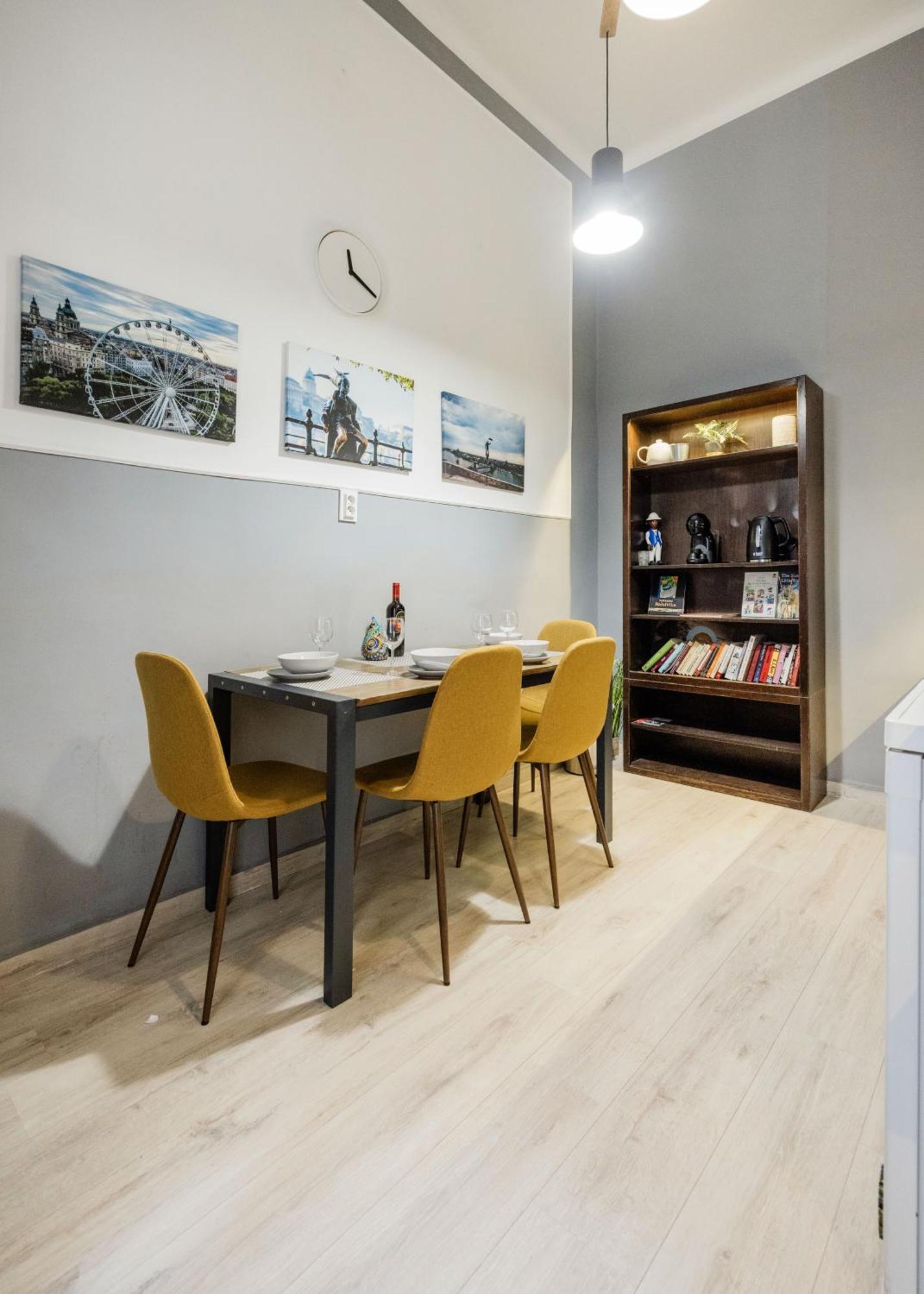 Apartment Urban Tranquillity By The Main Shopping Street Budapest
